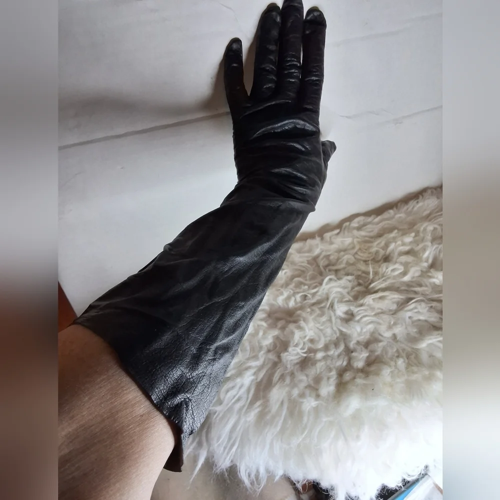 Vintage Below Elbow Black Leather Unlined Gloves M